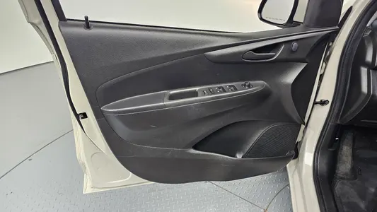 Chevrolet Spark LT 2019 24