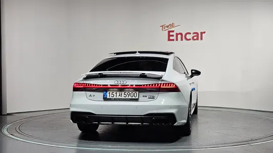 Audi A7 (4K) 55 TFSI 2022 4