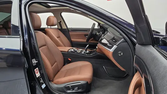 BMW 5 Series (F10) 520d M 2016 11