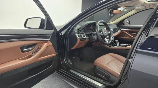 BMW 5 Series (F10) 520d M 2016 10