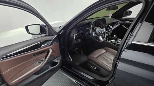 BMW 5 Series (G30) 530i xDrive M 2019 10