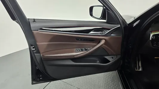 BMW 5 Series (G30) 530i xDrive M 2019 24