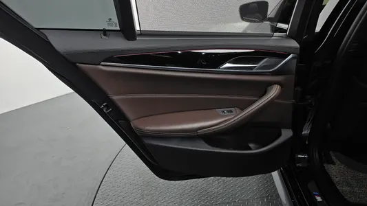 BMW 5 Series (G30) 530i xDrive M 2019 25