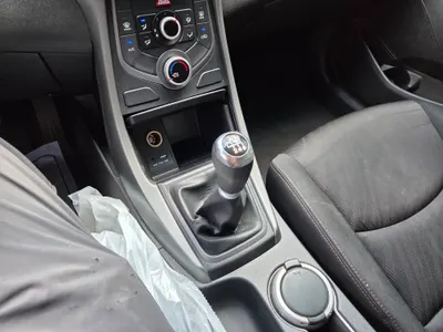 Hyundai 아반떼 1.6 GDi 2013 12