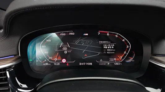 BMW 5 Series (G30) 530i M 2019 8
