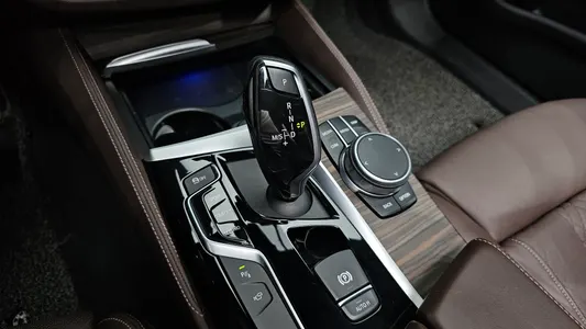 BMW 5 Series (G30) 530i M 2019 9