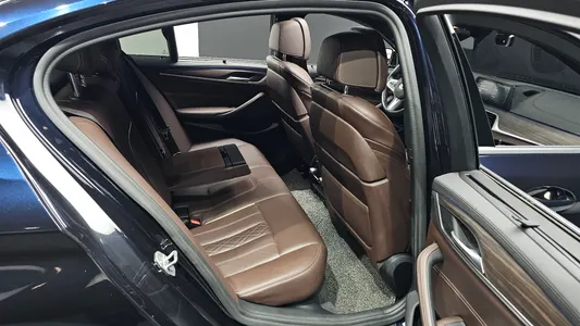 BMW 5 Series (G30) 530i M 2019 11