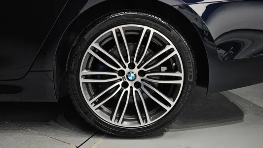 BMW 5 Series (G30) 530i M 2019 21