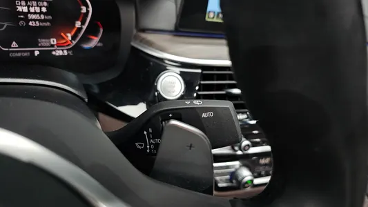 BMW 5 Series (G30) 530i M 2019 28