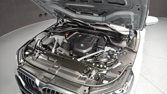 BMW 5 Series (G60) 520i M 2025 6
