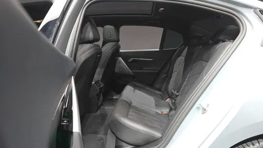 BMW 5 Series (G60) 520i M 2025 11