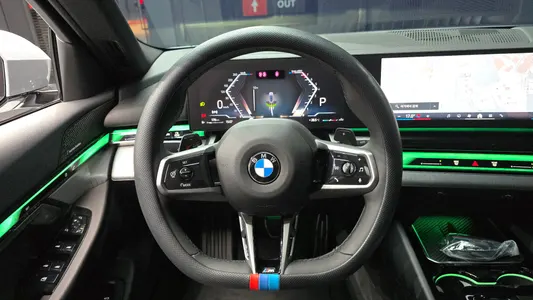 BMW 5 Series (G60) 520i M 2025 13