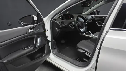 Peugeot 308 2 1.5 BlueHDi 2019 10