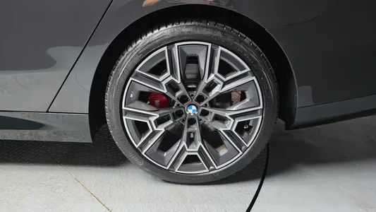BMW 5 Series (G60) 530i xDrive M 2025 21