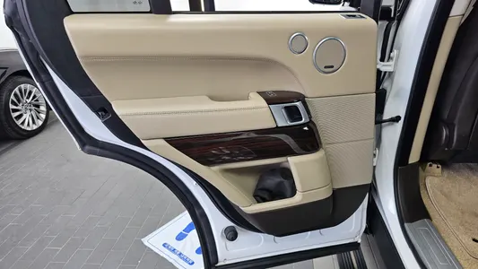 Land Rover 4 5.0 SC Vogue SE 2017 25
