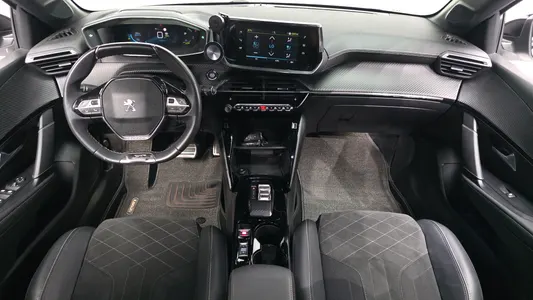 Peugeot e-208 2 GT 2023 7
