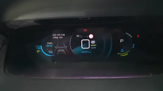 Peugeot e-208 2 GT 2023 8