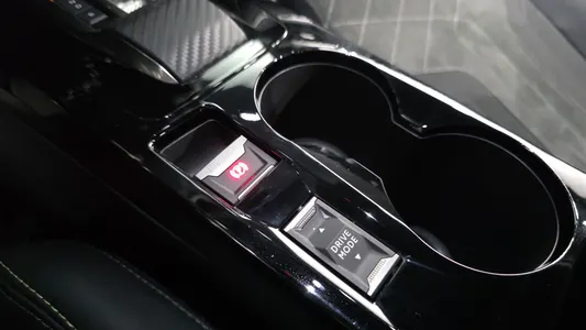 Peugeot e-208 2 GT 2023 17