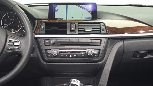 BMW 3 Series (F30) 320d xDrive 2013 13
