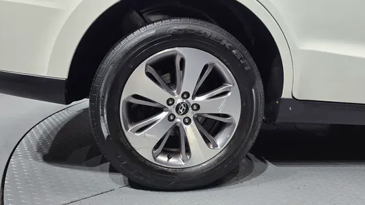 Hyundai CM 2WD(2.0 e-VGT) MLX 2011 5