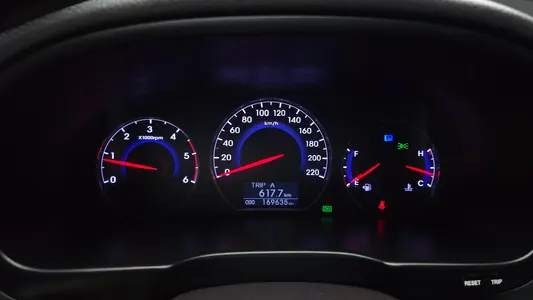 Hyundai CM 2WD(2.0 e-VGT) MLX 2011 8