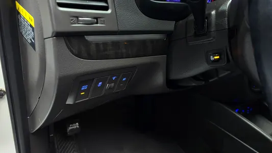 Hyundai CM 2WD(2.0 e-VGT) MLX 2011 19