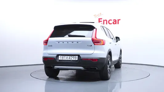 Volvo XC40 T4 2019 4