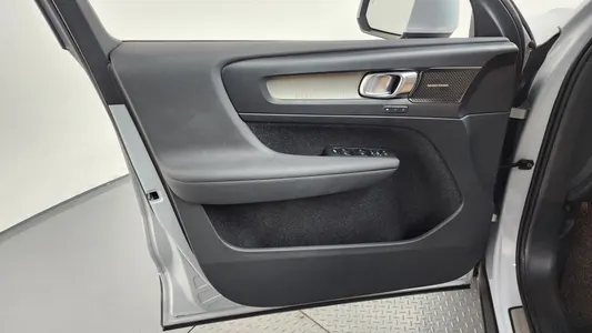 Volvo XC40 T4 2019 24