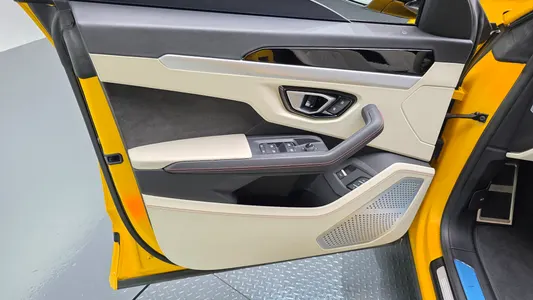 Lamborghini 우루스 4.0 V8 S 2024 24