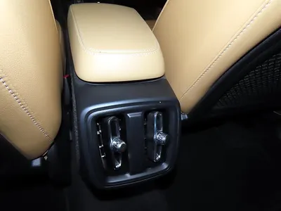 Volvo XC40 B4 2022 14