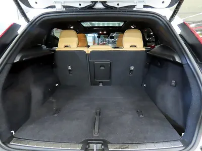 Volvo XC40 B4 2022 17