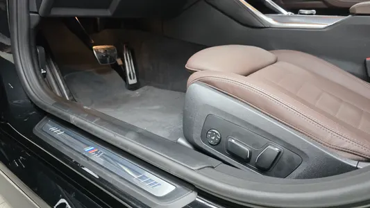 BMW 4 Series (G22) 420i M 2026 29
