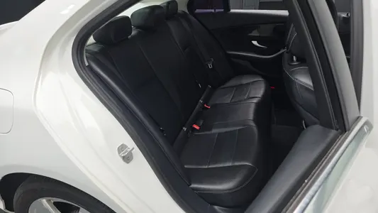 Mercedes-Benz C-Class W205 C200 2015 11