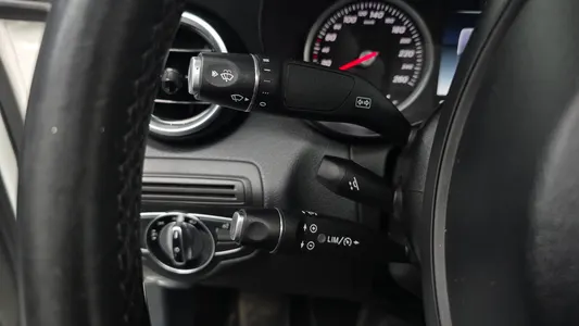 Mercedes-Benz C-Class W205 C200 2015 17