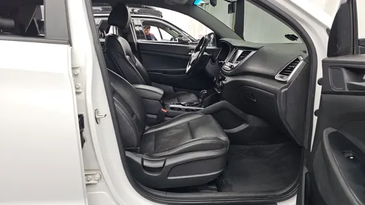 Hyundai Tucson 1.7 2WD 2017 11