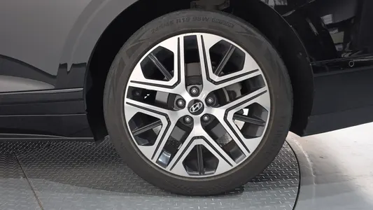 Hyundai (GN7) 3.5 LPG 2WD 2023 21