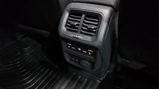 Volkswagen 2 2.0 TDI 2020 33