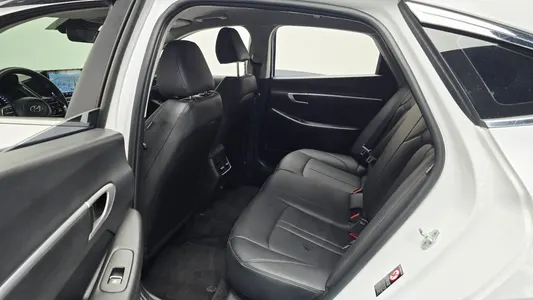 Hyundai (DN8) 2.0 LPG() 2022 19
