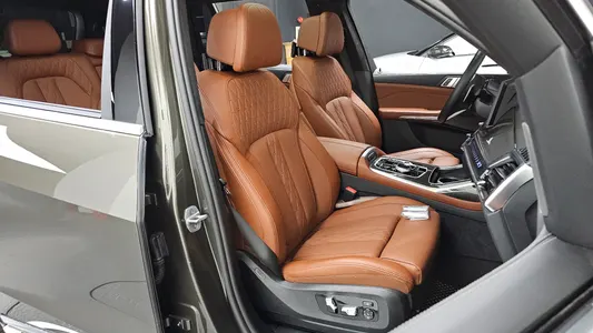 BMW X7 (G07) xDrive 40i M 7 2025 26