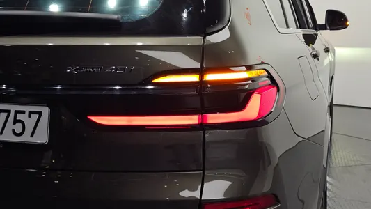 BMW X7 (G07) xDrive 40i M 7 2025 23