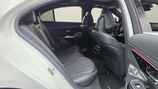 Mercedes-Benz E-Class W214 E300 4MATIC AMG Line 2024 11