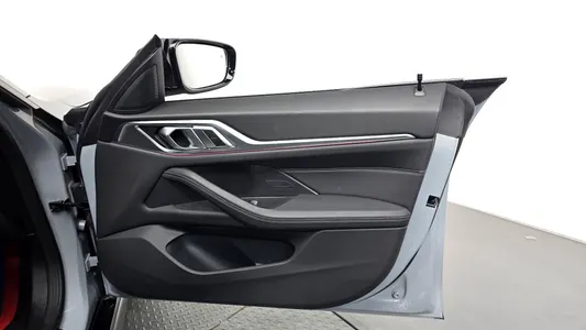 BMW 4 Series (G22) 420i M 2025 24