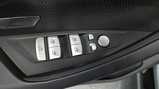 BMW 4 Series (G22) 420i M 2025 28