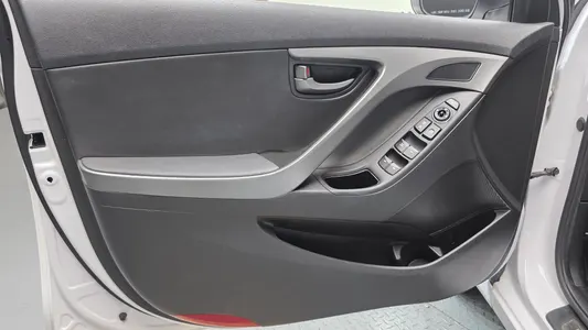 Hyundai 아반떼 1.6 GDi 2014 24