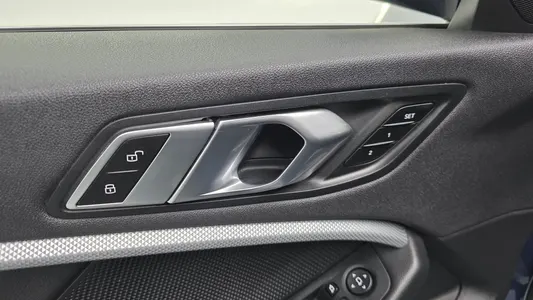BMW 1 Series (F40) 118d 2021 13