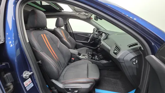 BMW 1 Series (F40) 118d 2021 10