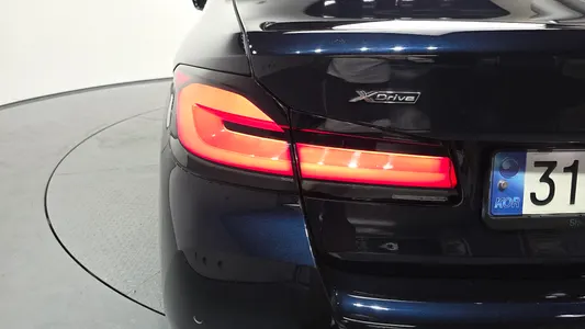BMW 5 Series (G30) 530i xDrive M 2022 23