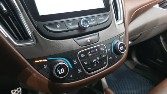 Chevrolet 말리부 1.5 LTZ 2017 16