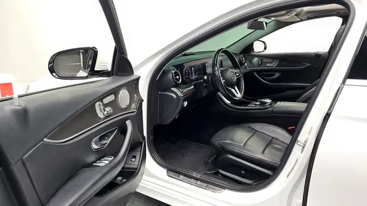 Mercedes-Benz E-Class W213 E300 4MATIC AMG Line 2019 10