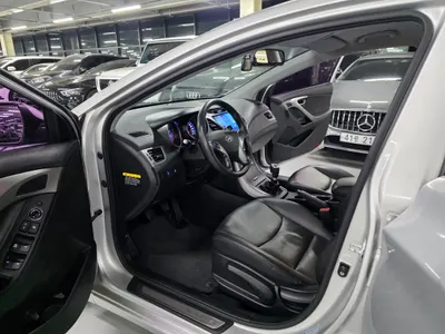 Hyundai 아반떼 1.6 GDi 2014 7